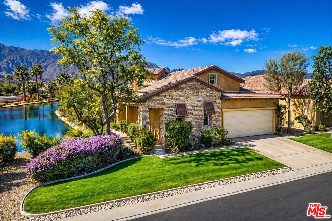 37 Shoreline Dr