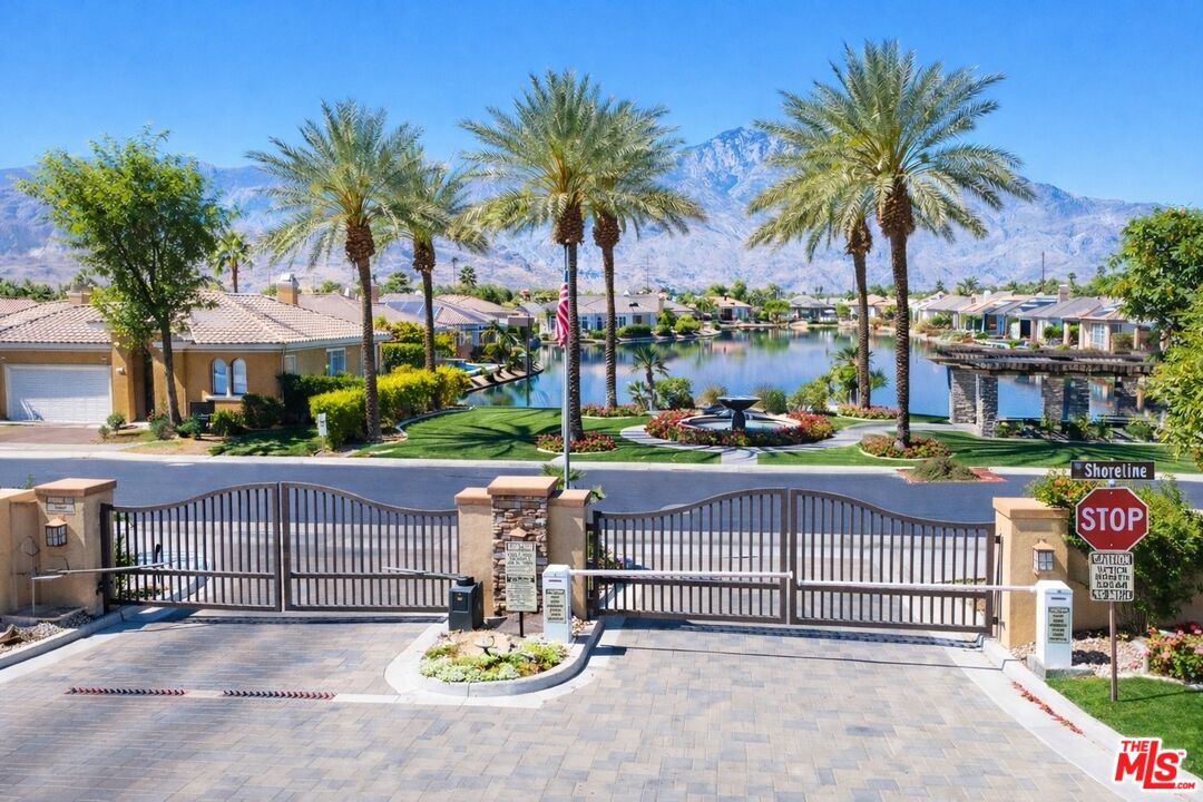 37 Shoreline Dr