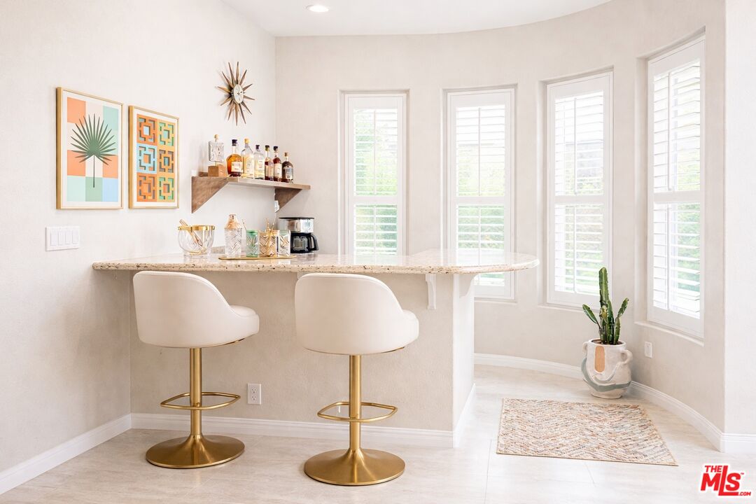 37 Shoreline Dr