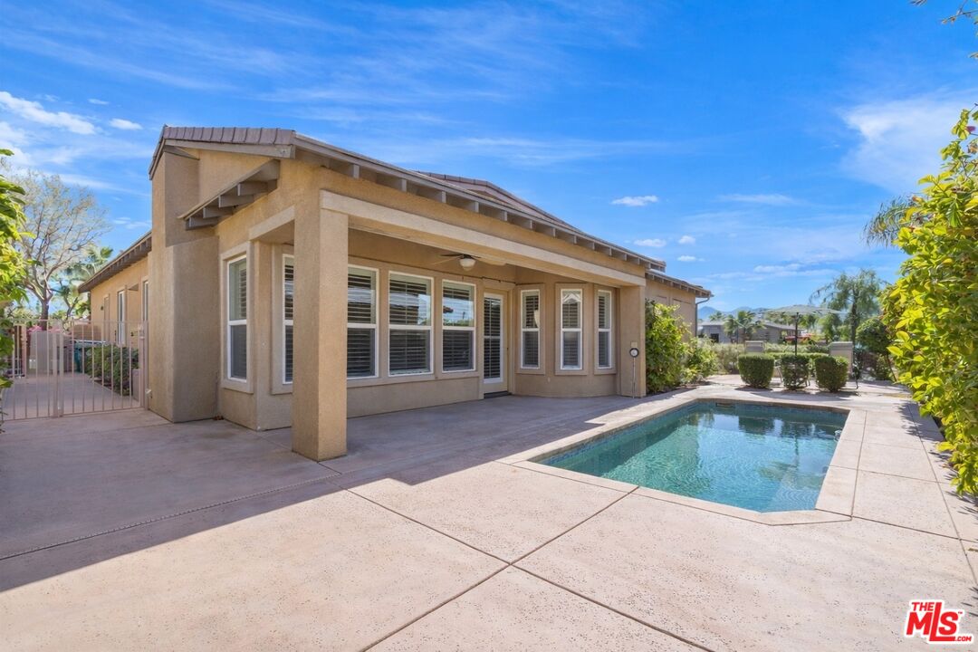 37 Shoreline Dr