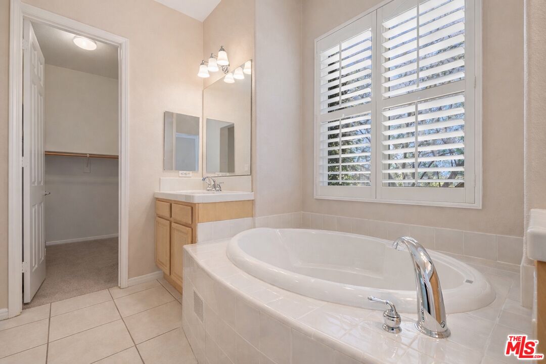37 Shoreline Dr