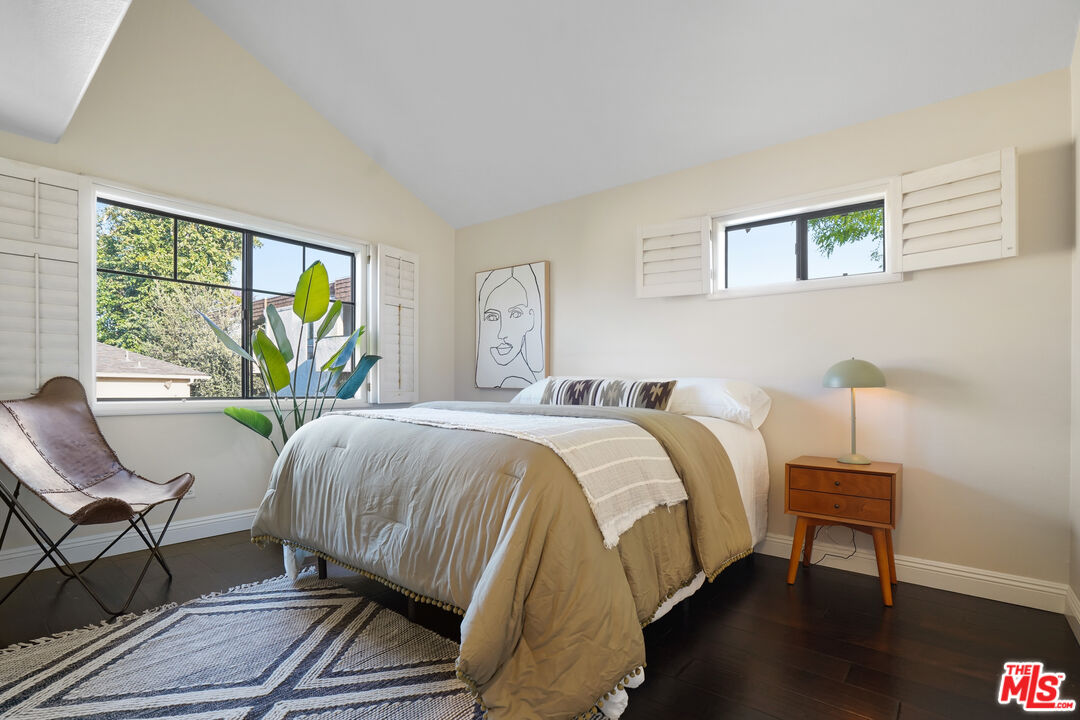 384 E Del Mar Blvd