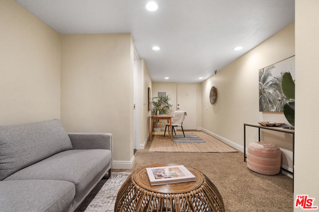 384 E Del Mar Blvd