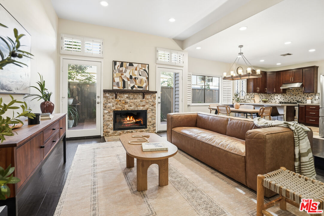 384 E Del Mar Blvd