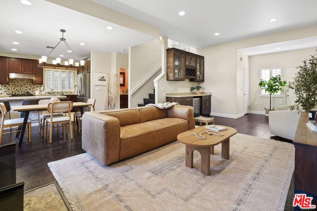 384 E Del Mar Blvd