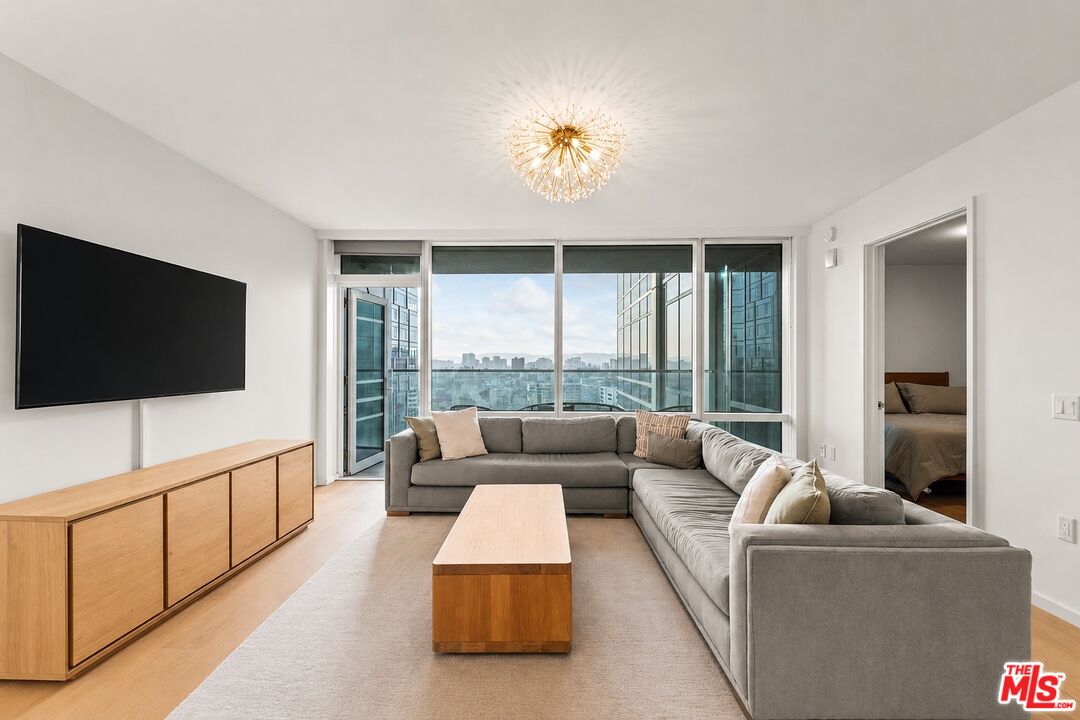 877 Francisco St Unit: 1716