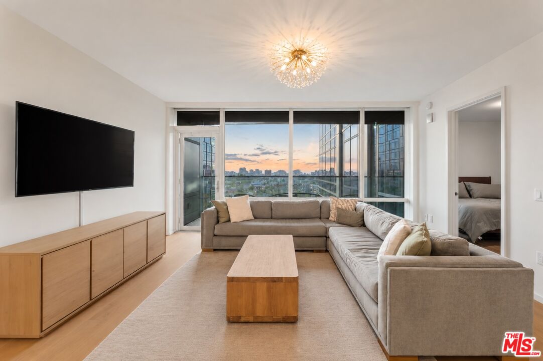 877 Francisco St Unit: 1716