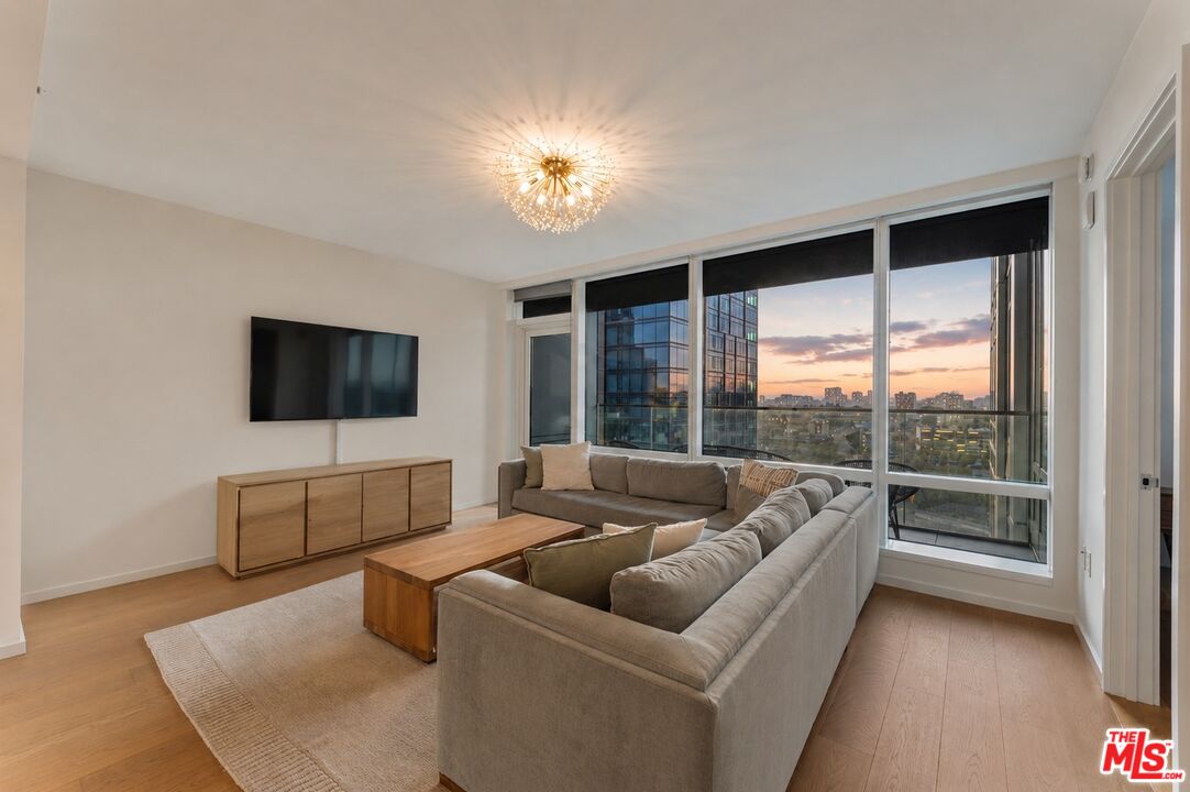877 Francisco St Unit: 1716