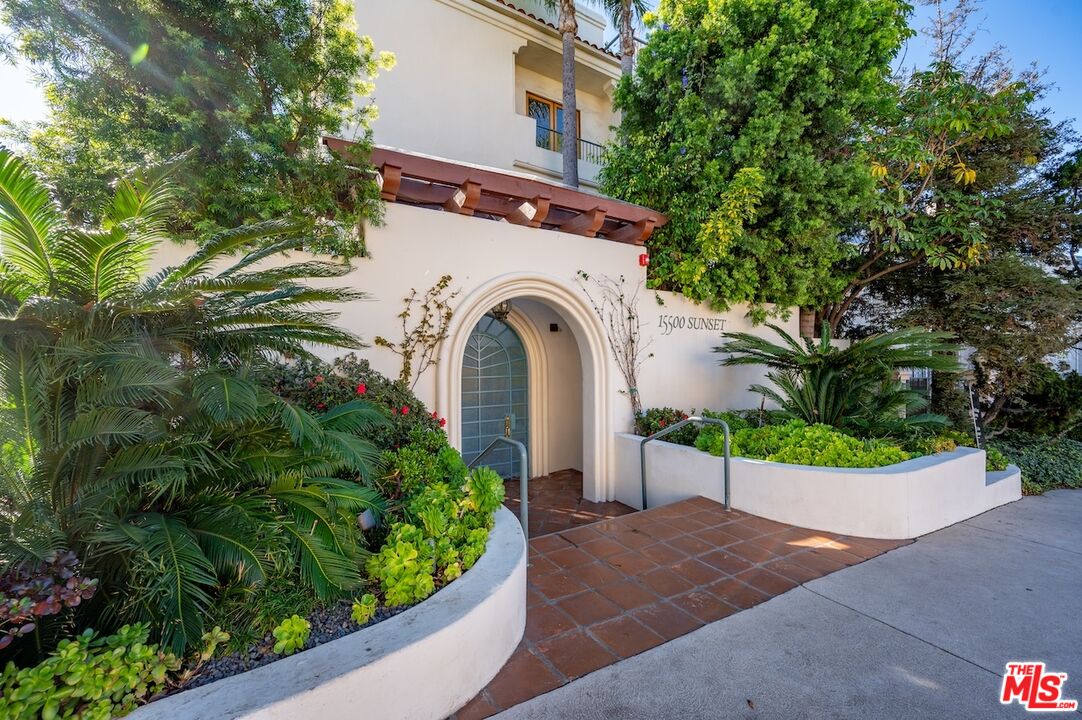 15500 W Sunset Blvd Unit: 105
