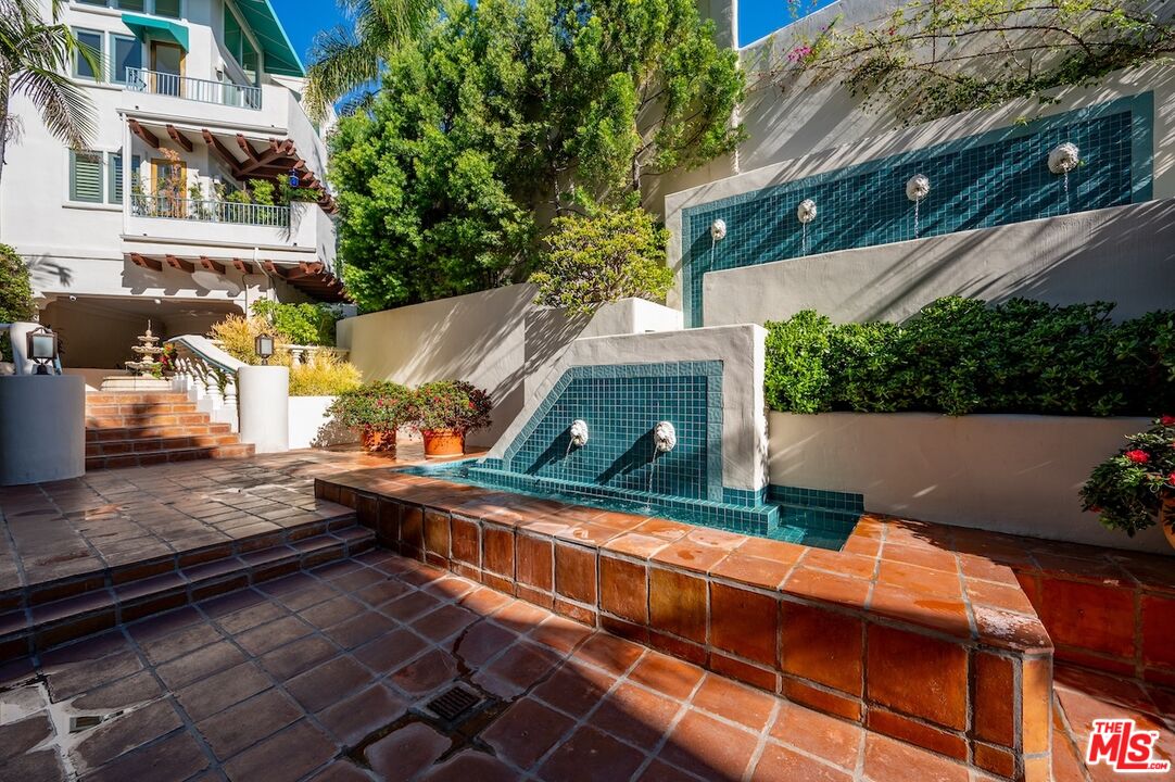 15500 W Sunset Blvd Unit: 105