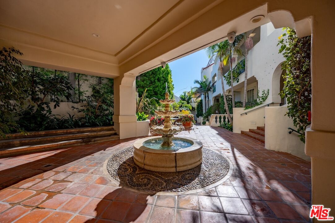 15500 W Sunset Blvd Unit: 105