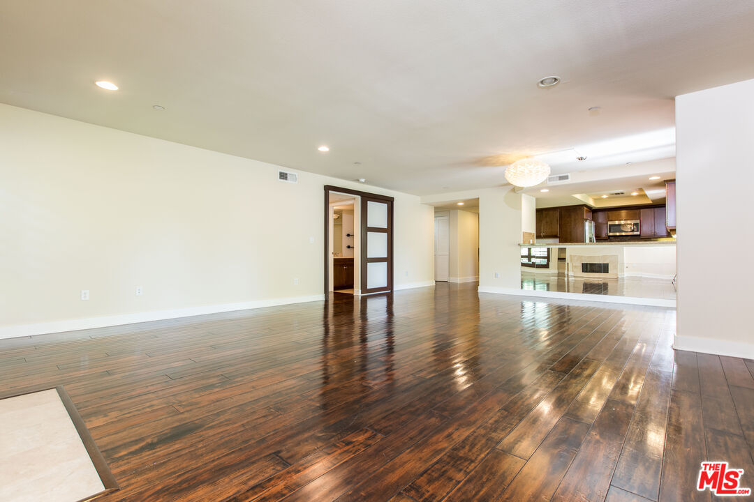 7249 Franklin Ave Unit: 201