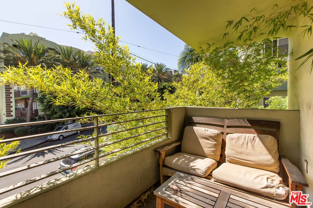 7249 Franklin Ave Unit: 201