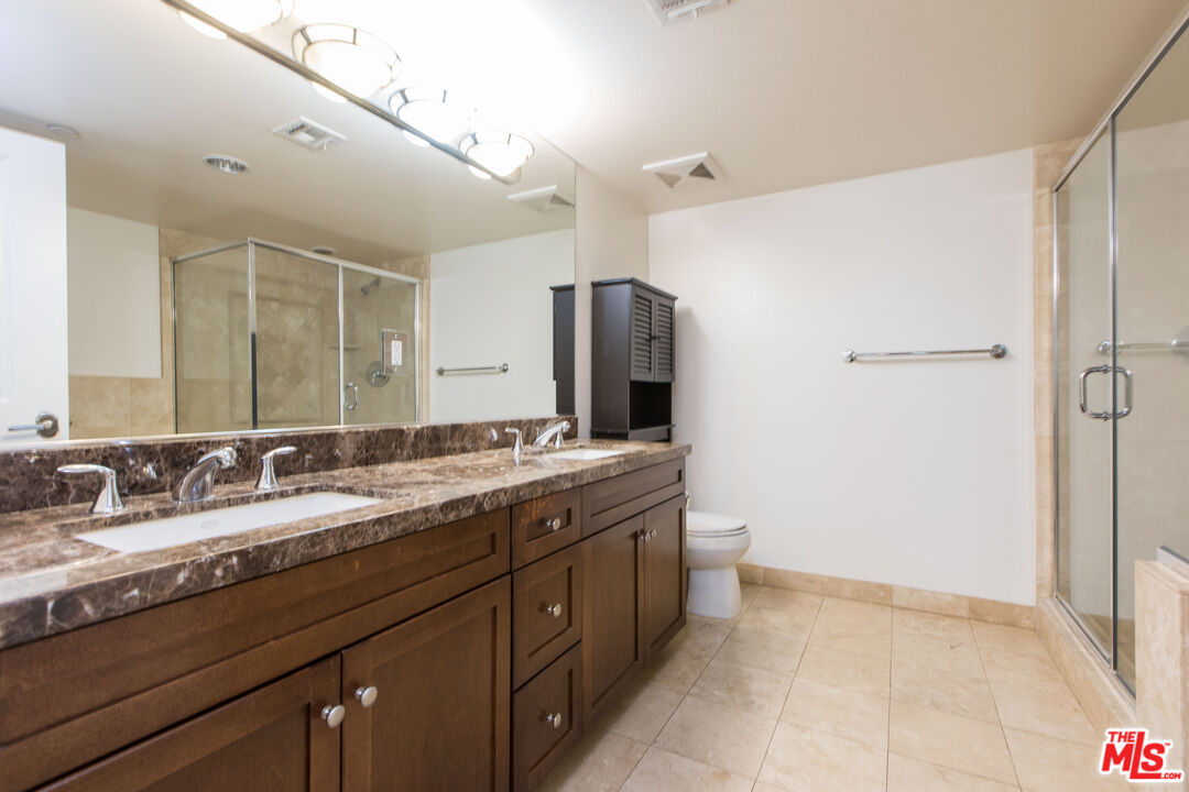 7249 Franklin Ave Unit: 201