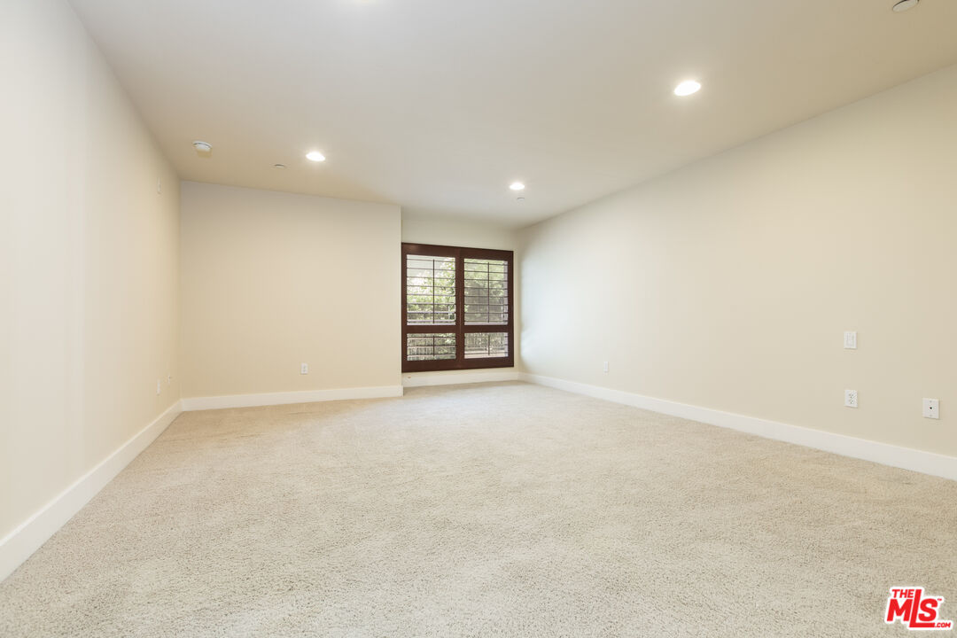 7249 Franklin Ave Unit: 201