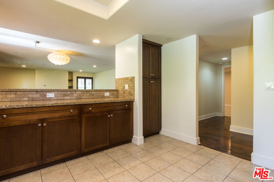 7249 Franklin Ave Unit: 201