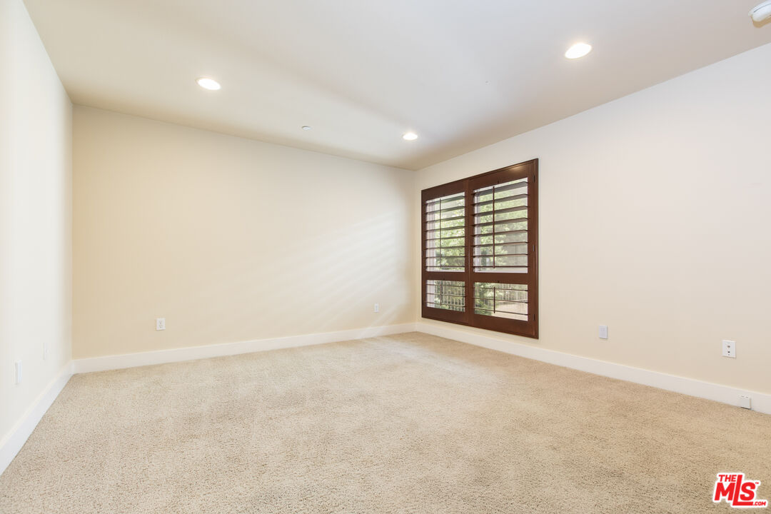 7249 Franklin Ave Unit: 201