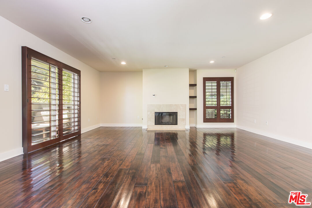 7249 Franklin Ave Unit: 201