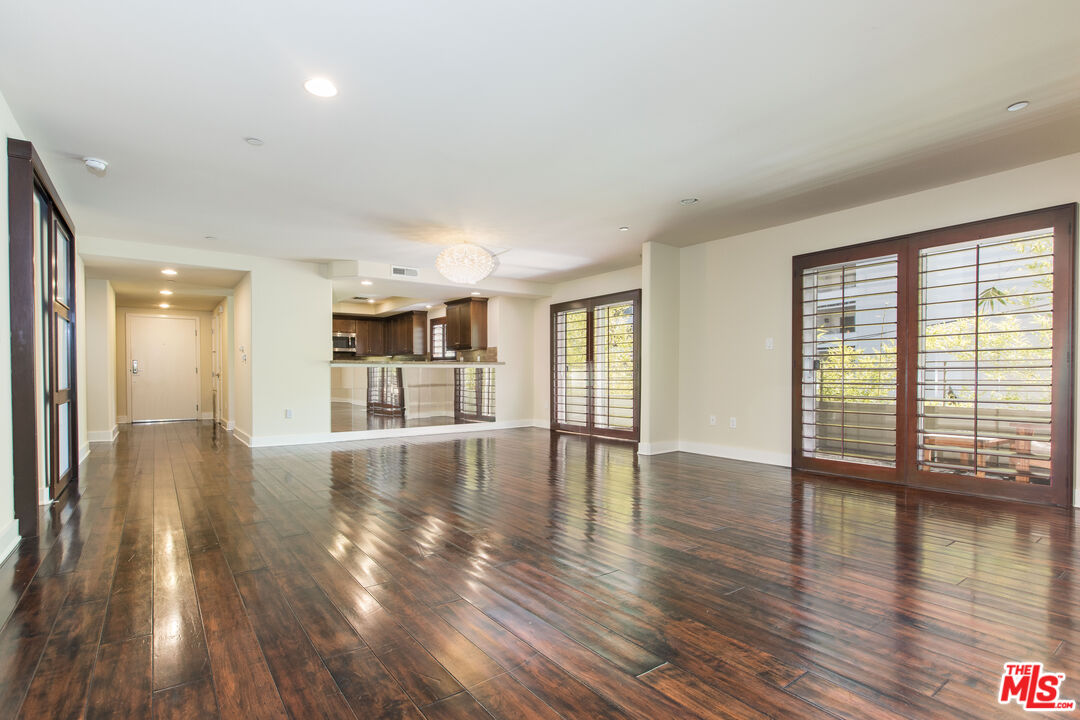 7249 Franklin Ave Unit: 201
