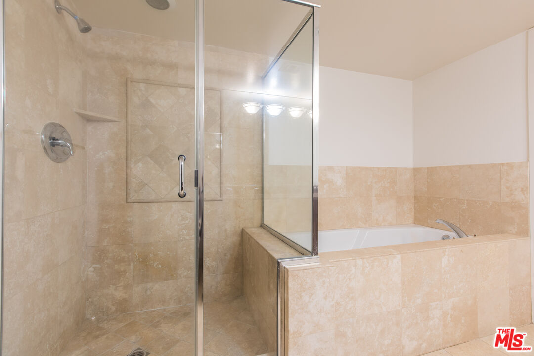 7249 Franklin Ave Unit: 201