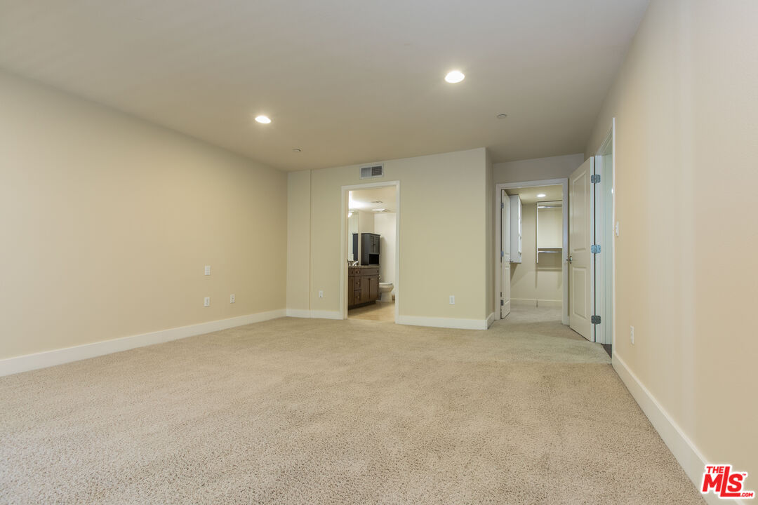 7249 Franklin Ave Unit: 201