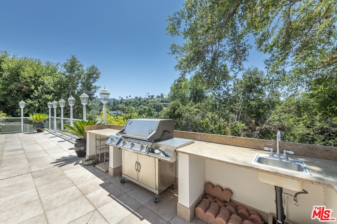 16379 Meadowridge Rd