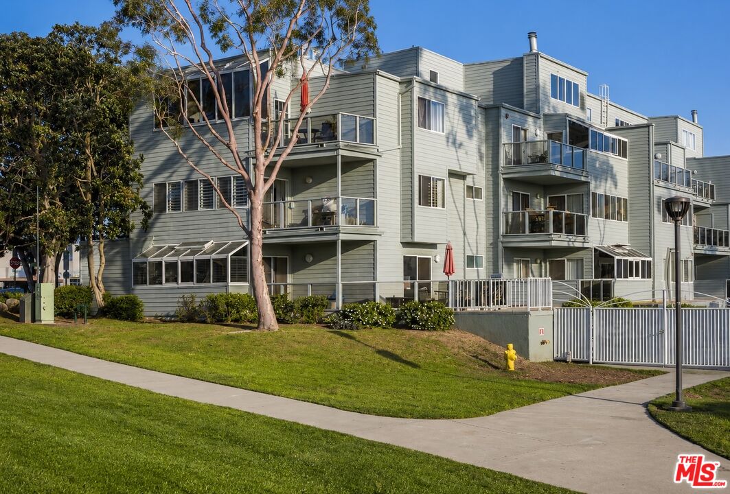 220 The Village Unit: 304