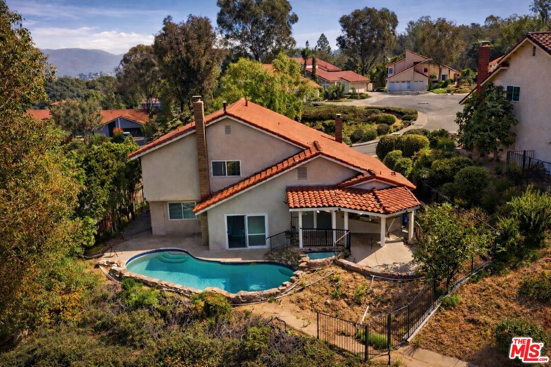 157 S Donna Ct