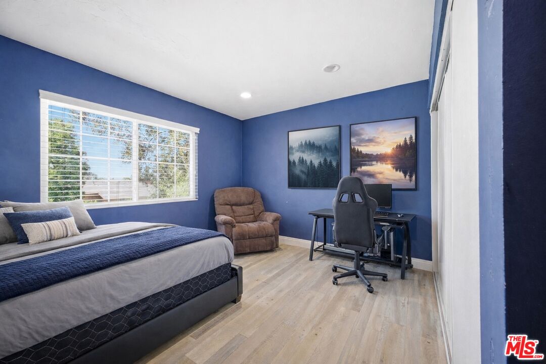 157 S Donna Ct
