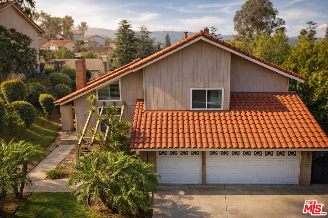 157 S Donna Ct