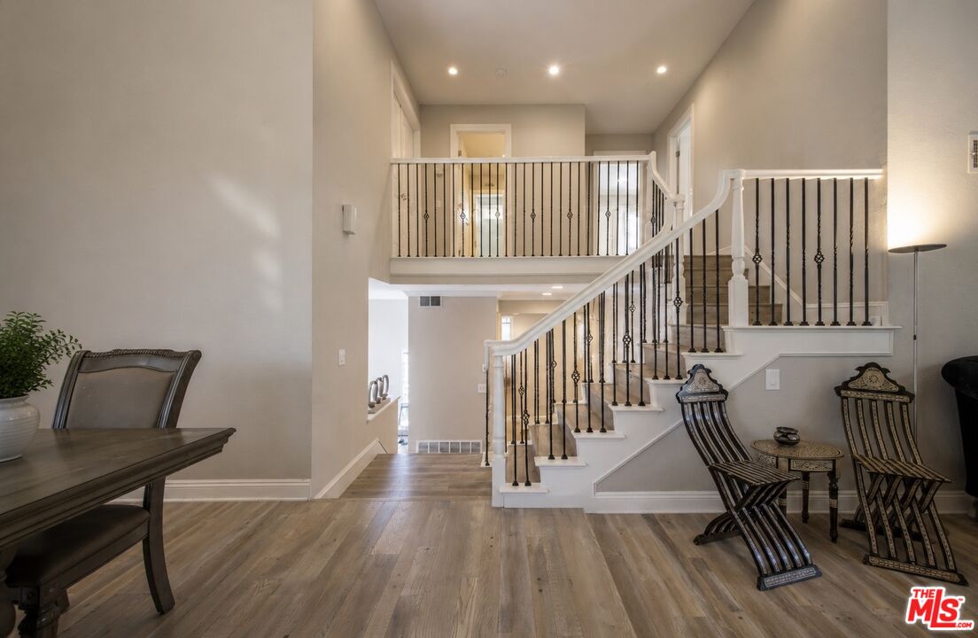 157 S Donna Ct
