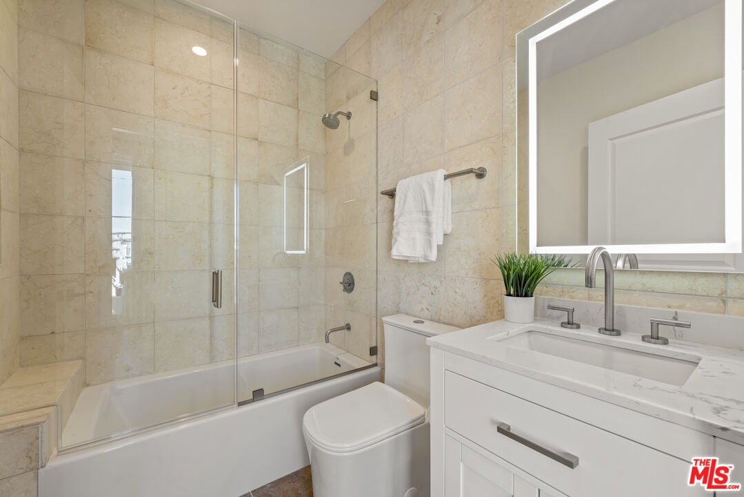 1825 Pandora Ave Unit: PH 402
