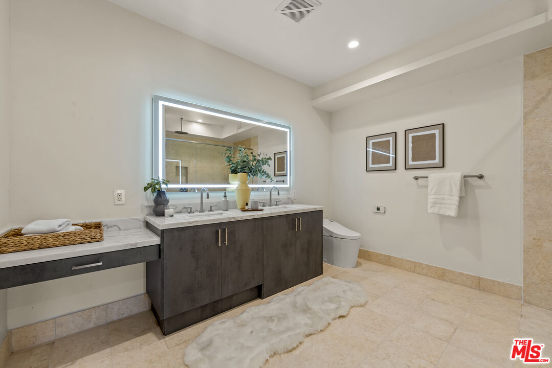 1825 Pandora Ave Unit: PH 402