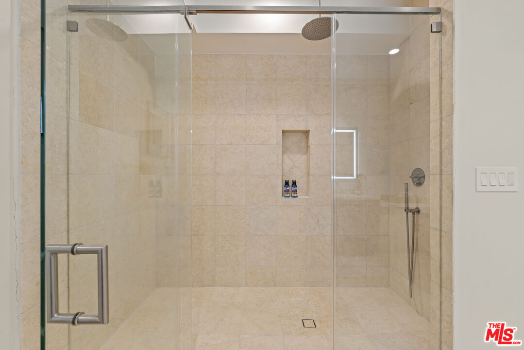 1825 Pandora Ave Unit: PH 402