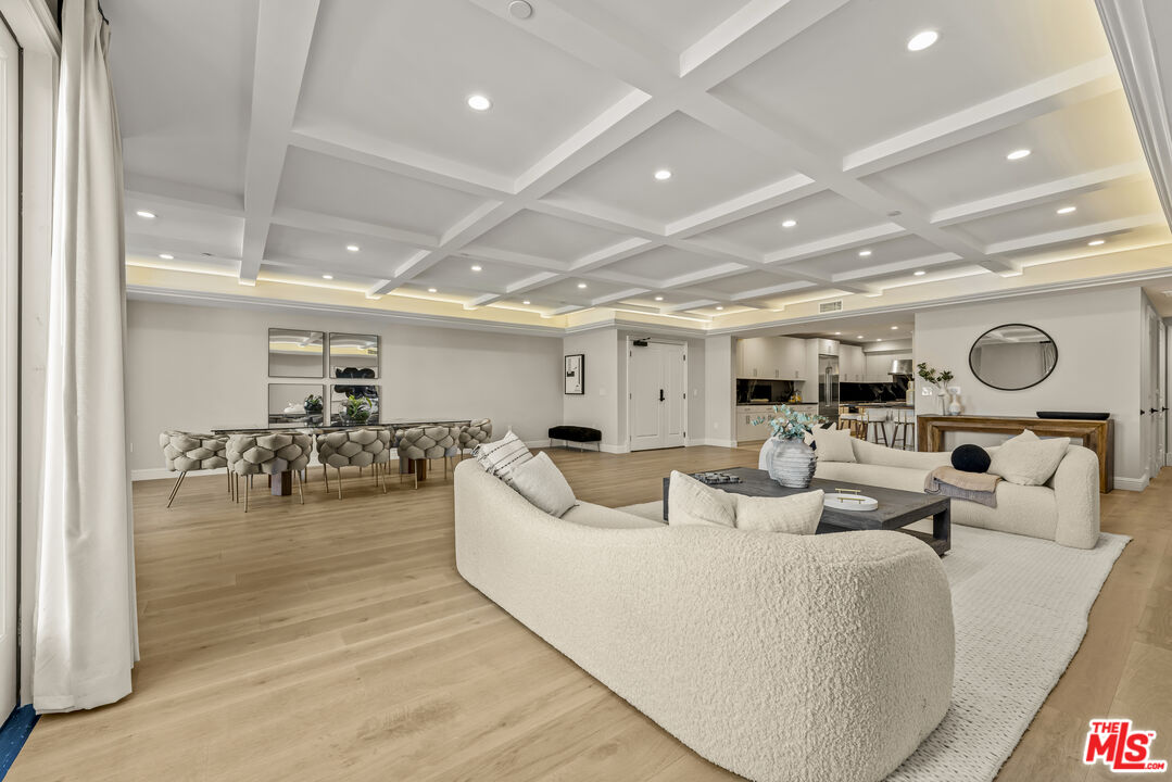 1825 Pandora Ave Unit: PH 402