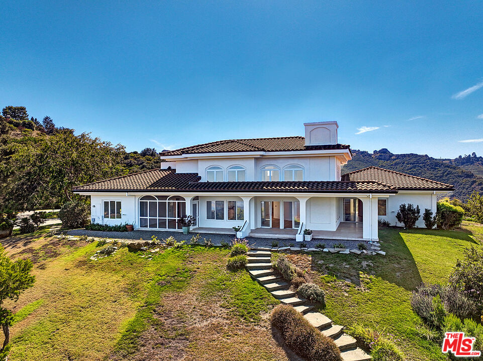 21965 Saddle Peak Rd