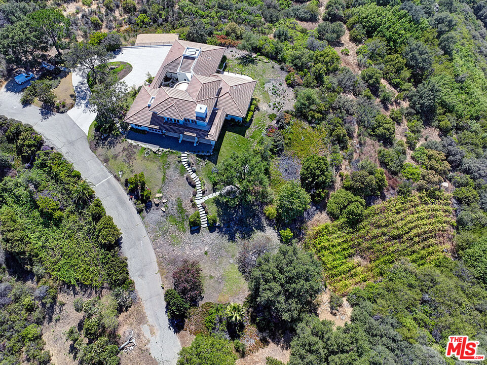 21965 Saddle Peak Rd