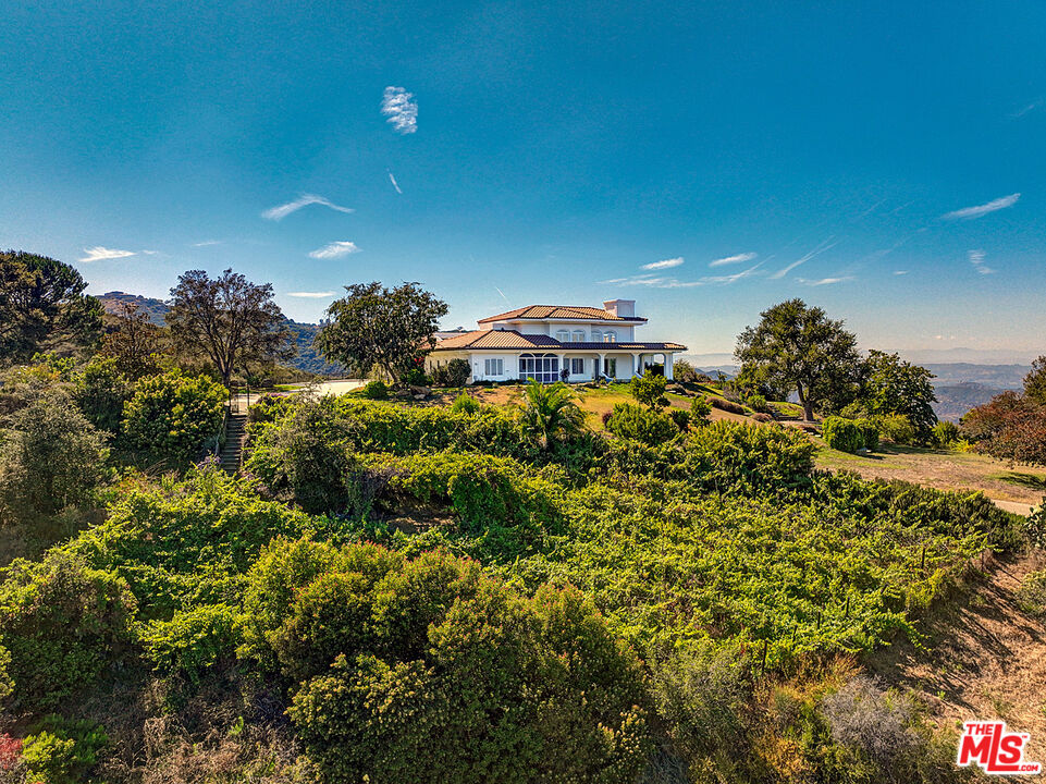 21965 Saddle Peak Rd