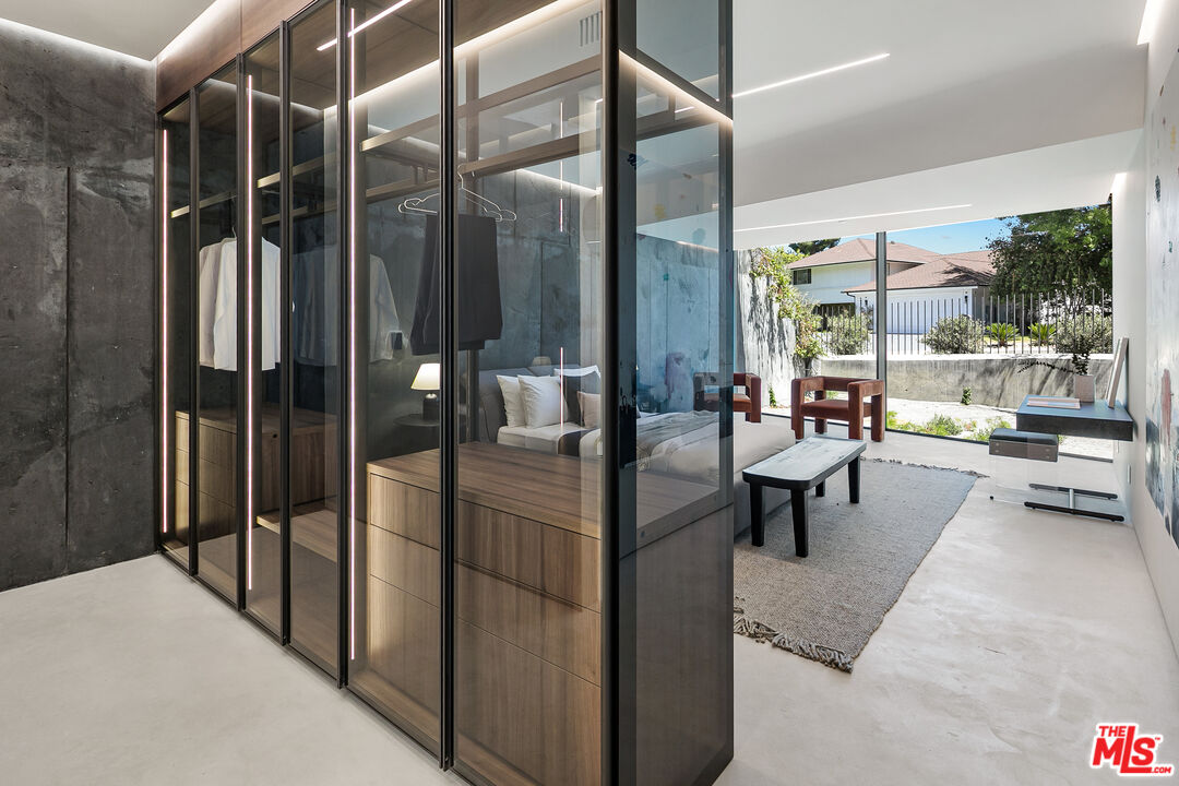1254 Roberto Ln