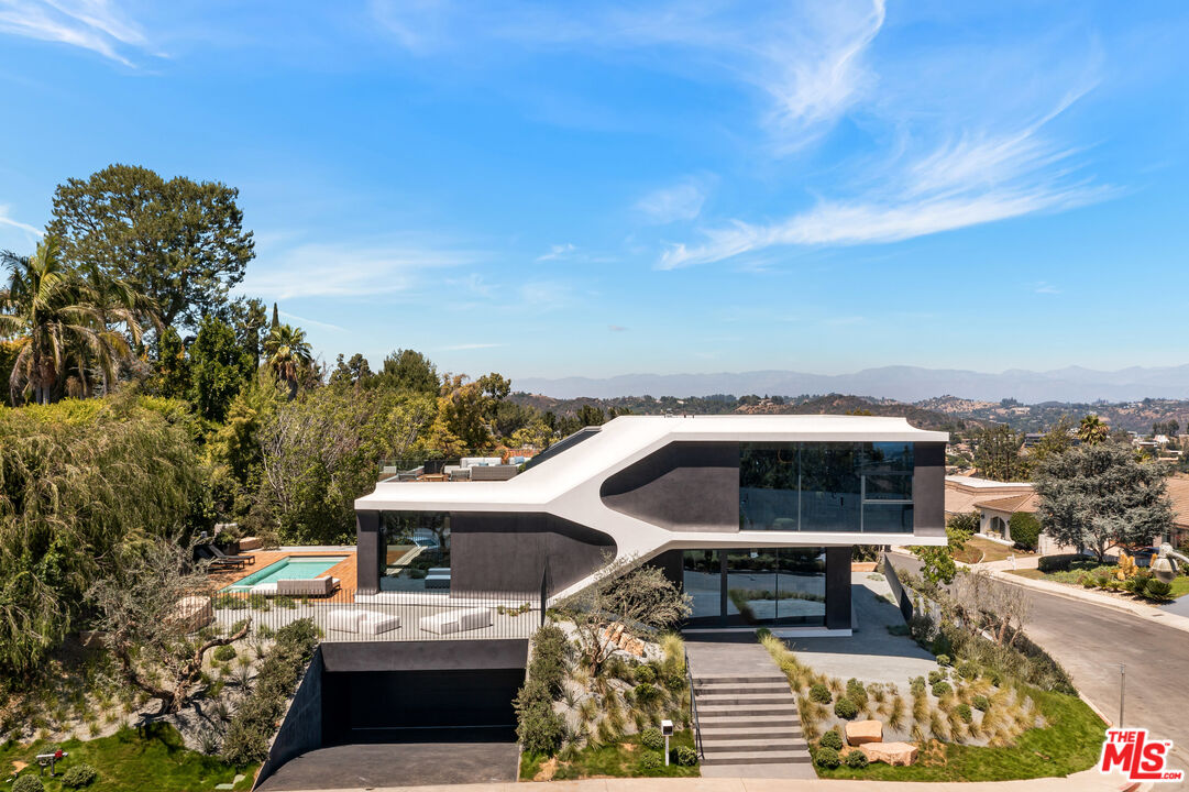 1254 Roberto Ln