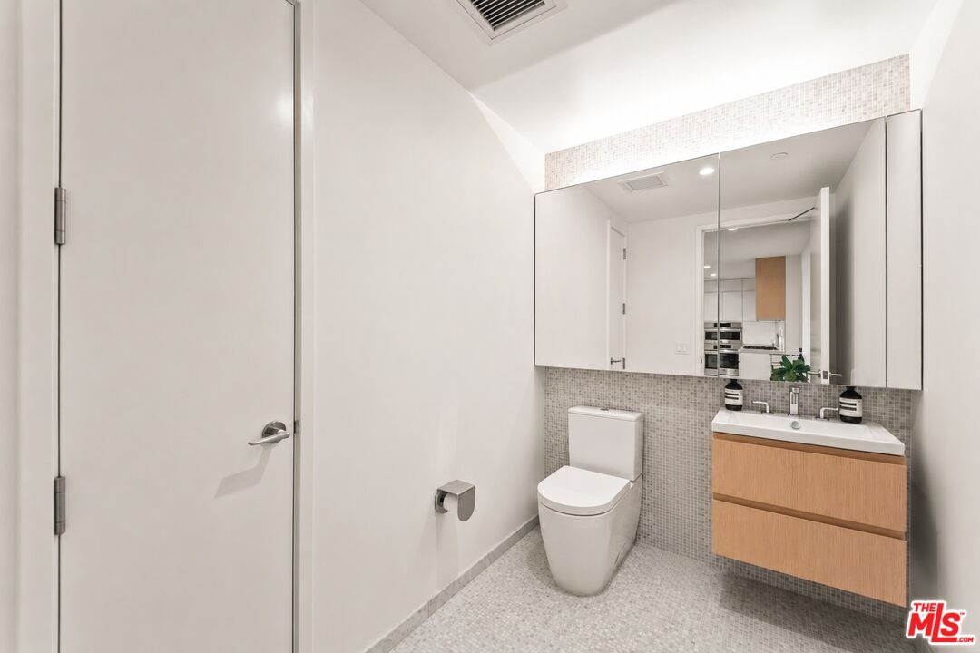 877 Francisco St Unit: 1716