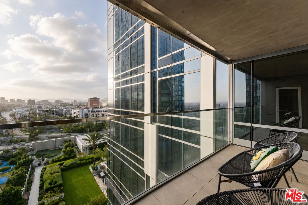877 Francisco St Unit: 1716