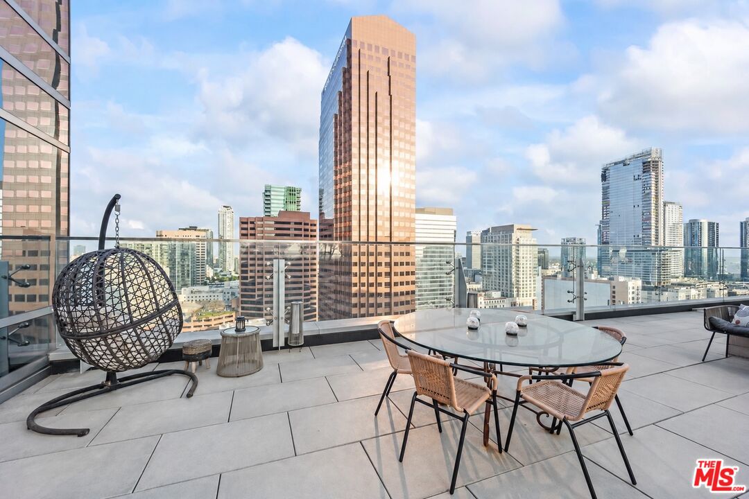 877 Francisco St Unit: 1716