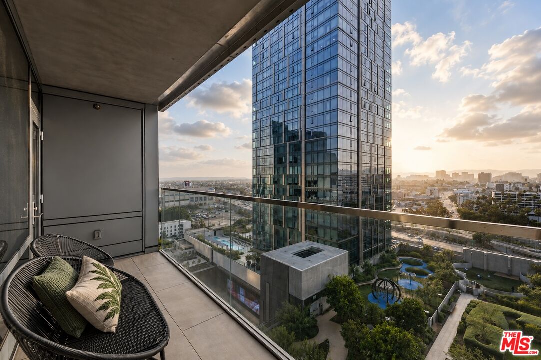 877 Francisco St Unit: 1716