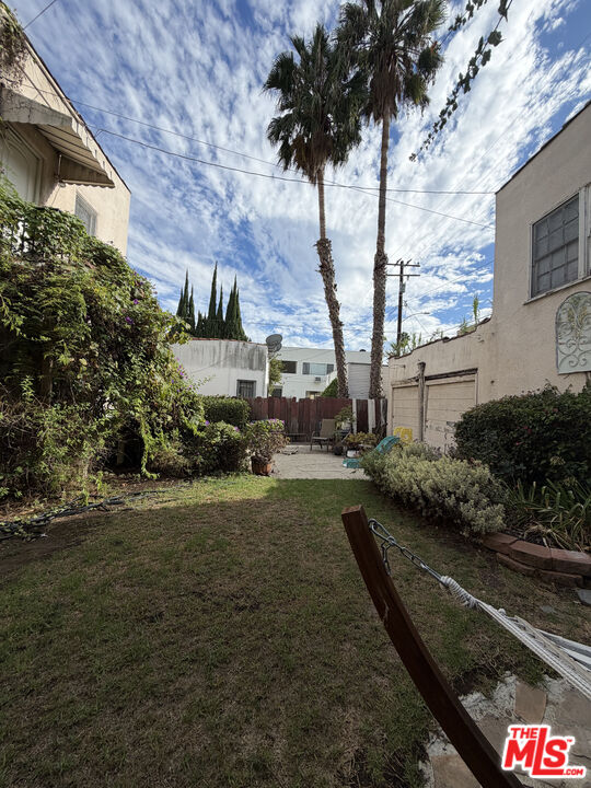 231 N Swall Dr