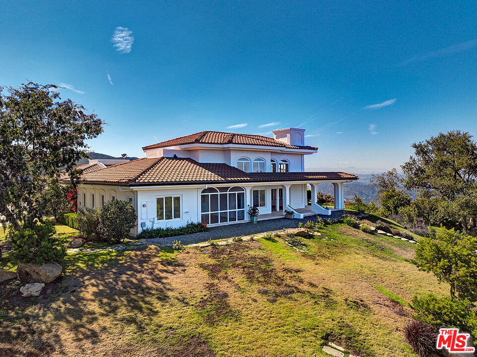 21965 Saddle Peak Rd