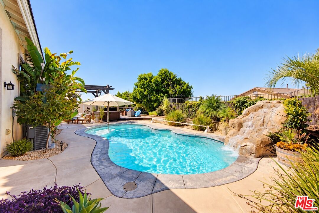 950 Brownie Way
