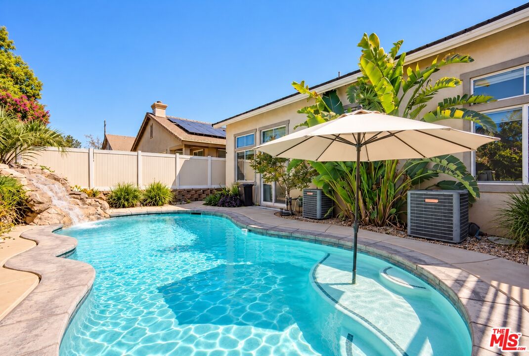 950 Brownie Way