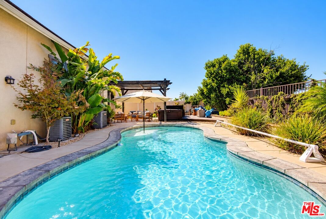 950 Brownie Way