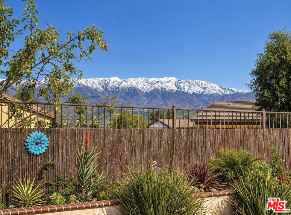 950 Brownie Way
